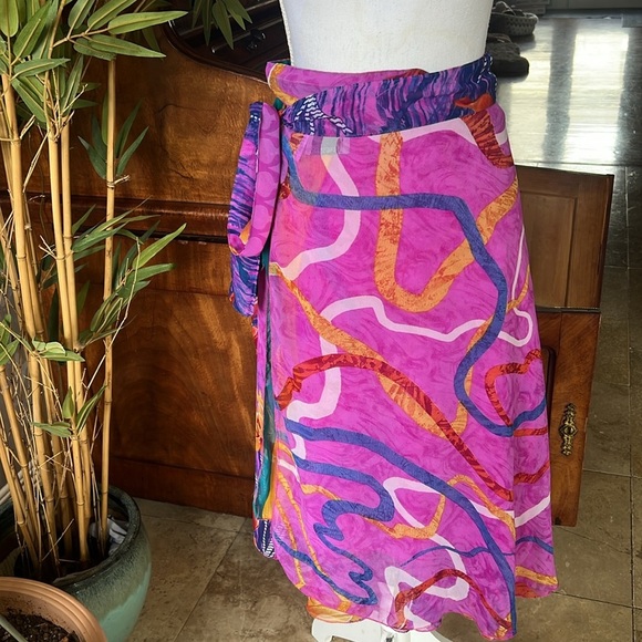Iris Impressions wrap around silky skirt lined size medium beautiful colors - Picture 2 of 6